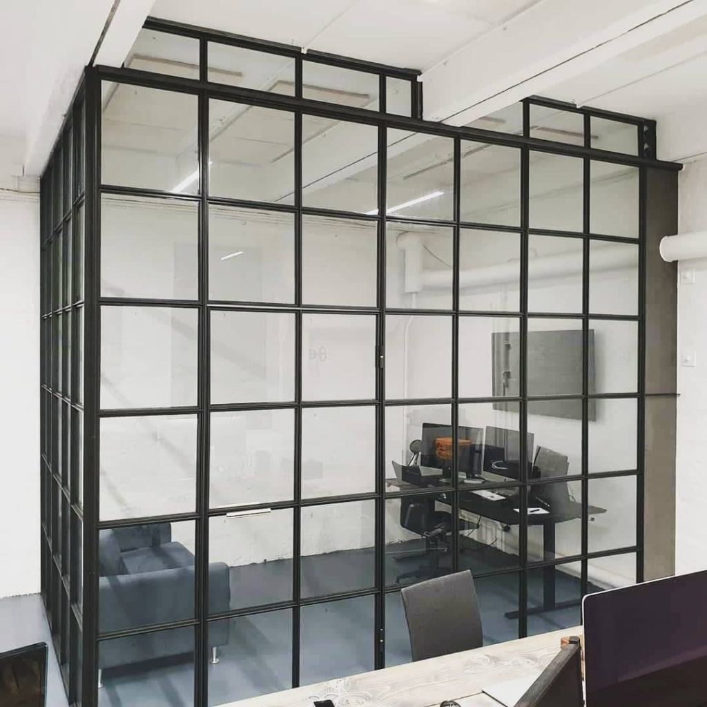 mødelokale-moedelokale-kontorlokale-kontor glasvæg-glasvæg-new yorker væg